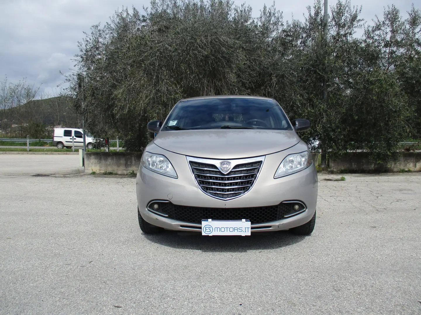 Lancia Ypsilon GOLD Oro - 2