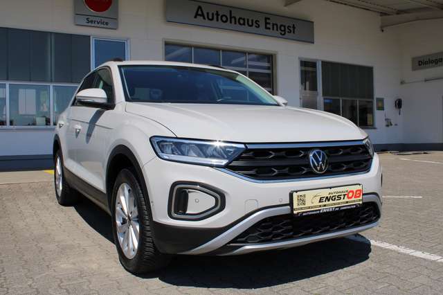 Imagine Volkswagen T-Roc Life 1.5 l TSI DSG AHK NAV LED Ladeboden Verkehrsz