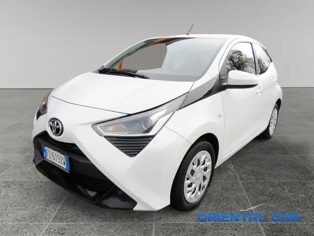 Toyota Aygo 1.0 VVT-i x-play  MOLTO BELLA