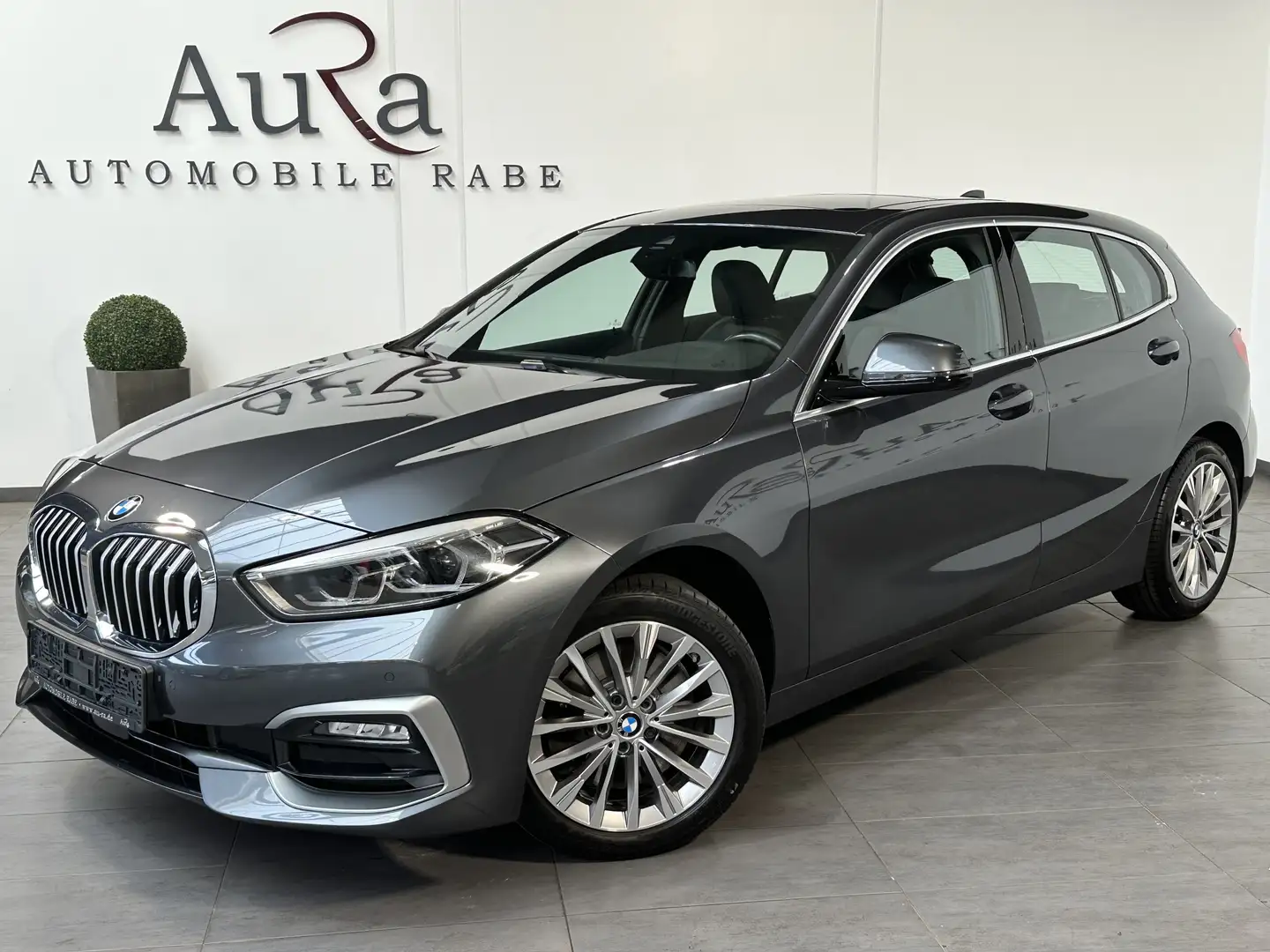 BMW 120 Luxury-Line NAV+LED+PANO+H&K+KAMERA+WLAN+PP Gri - 1