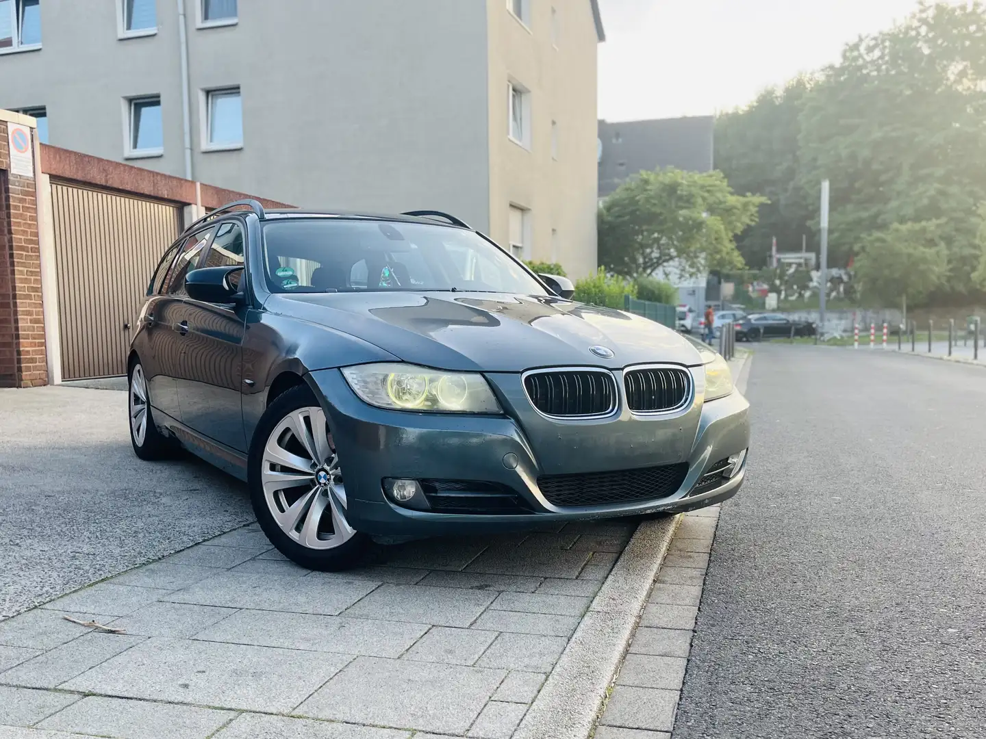 BMW 320 320d xDrive DPF Touring - 2