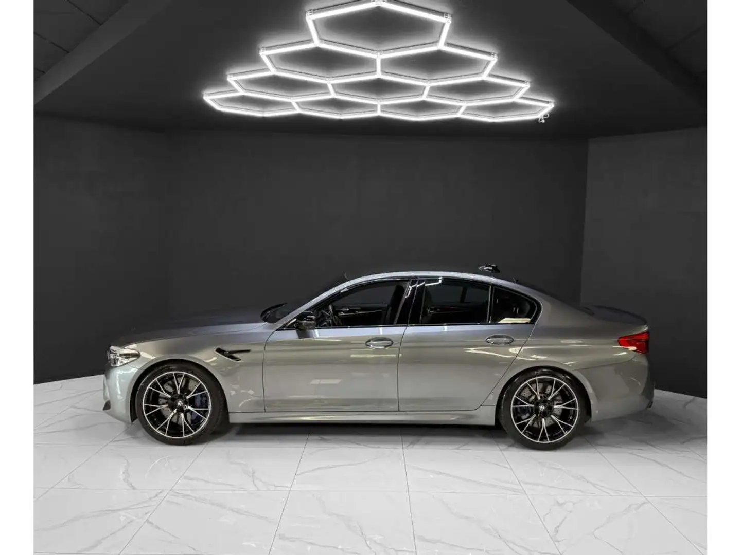 BMW M5 COMPETITION Grijs - 2