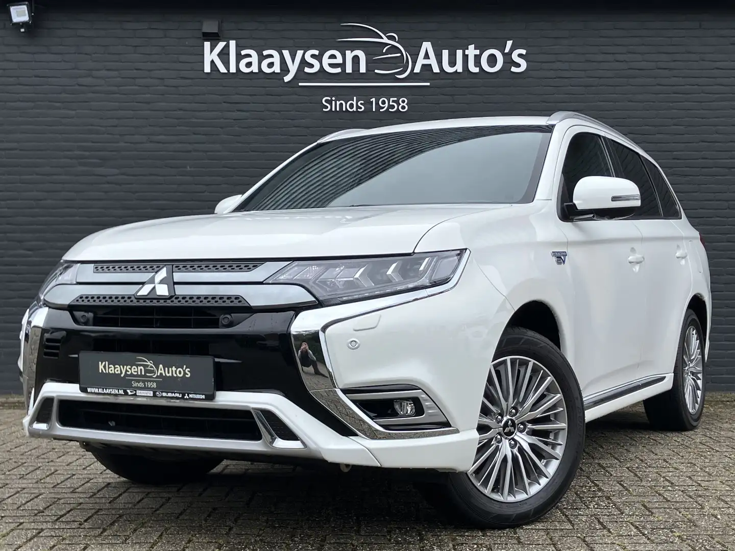 Mitsubishi Outlander 2.4 PHEV Instyle 225 pk 4WD AUT. | 1e eigenaar | d Wit - 1