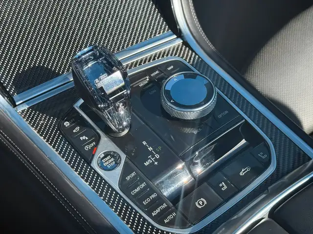 BMW 8 Series view 25