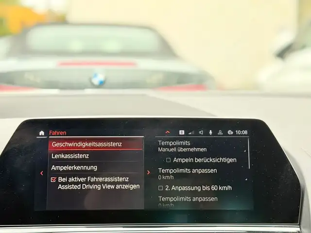 BMW 8 Series view 30