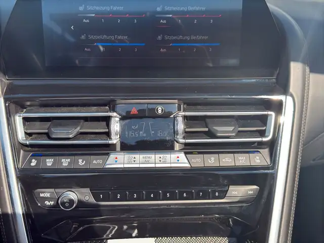 BMW 8 Series view 21