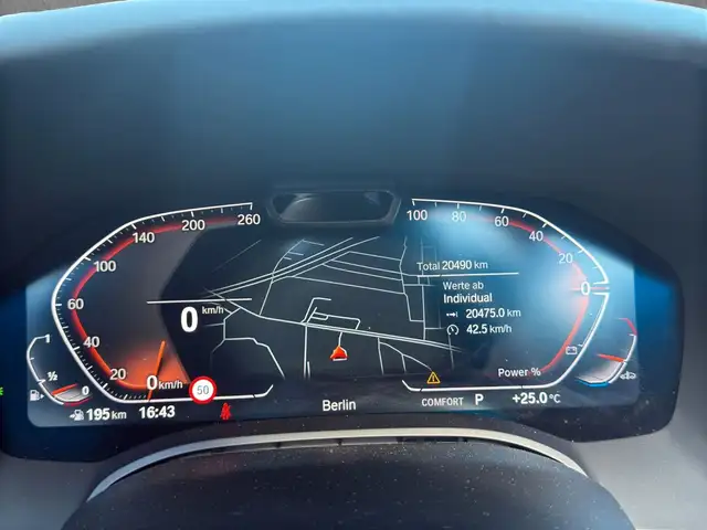 BMW 8 Series view 16