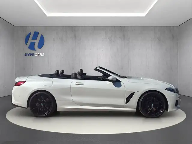 BMW 8 Series view 7