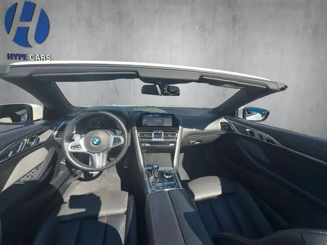 BMW 8 Series view 14