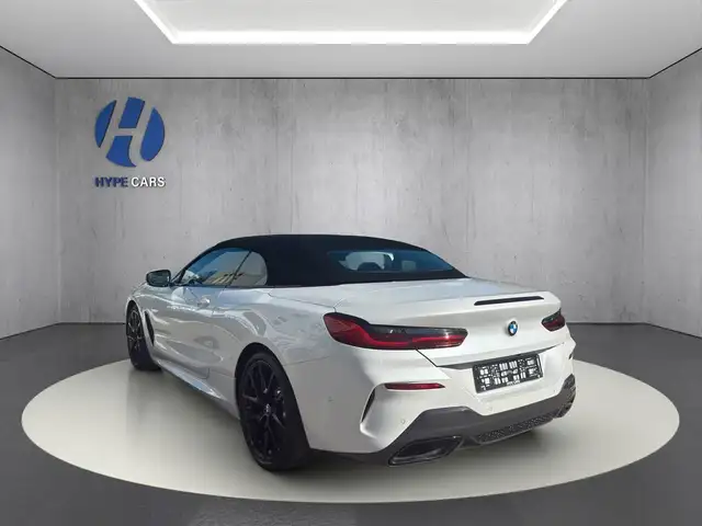 BMW 8 Series view 5