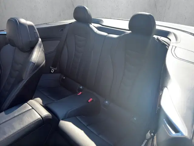 BMW 8 Series view 12