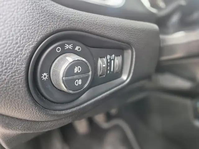 Jeep Renegade view 9