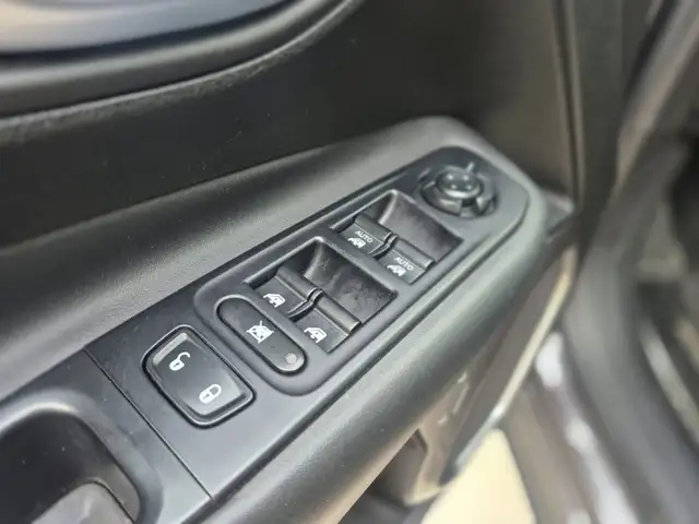 Jeep Renegade view 15