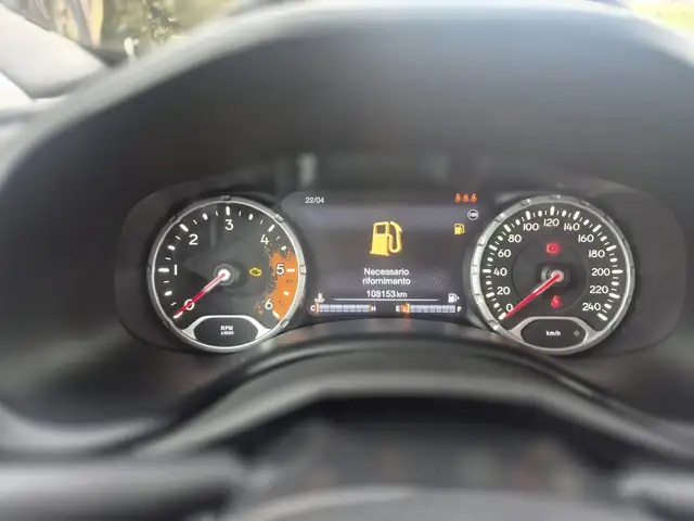 Jeep Renegade view 14