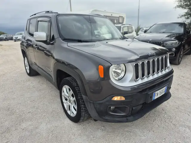 Jeep Renegade view 5