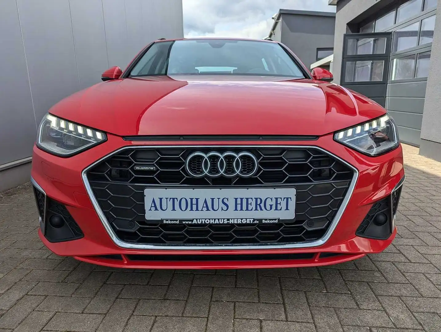 Audi A4 Avant 45 TFSI quattro S tronic S line 1.Hand/Schec Rot - 2