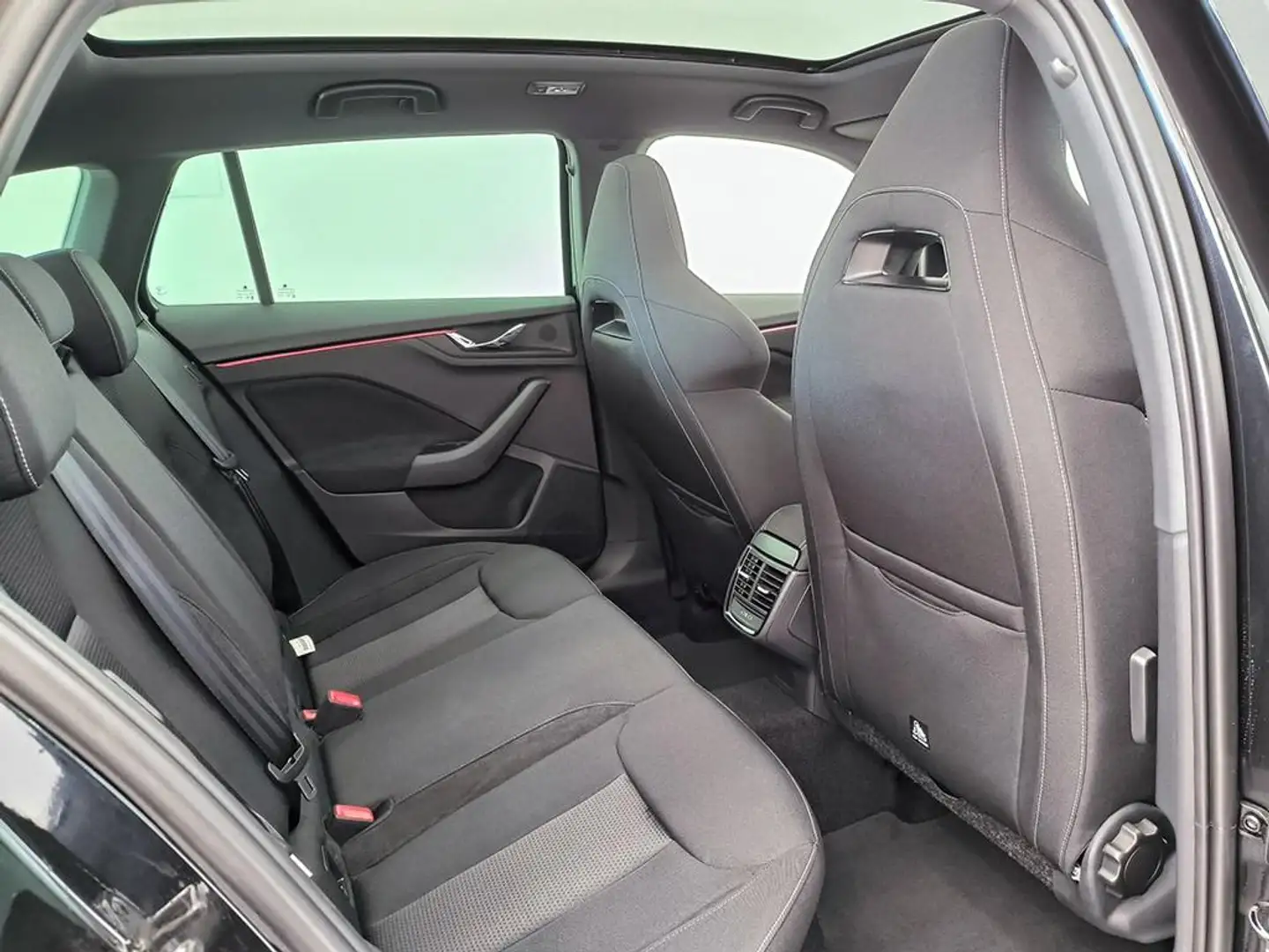 Skoda Scala 1.5 TSI Design DSG 110kW Negro - 2
