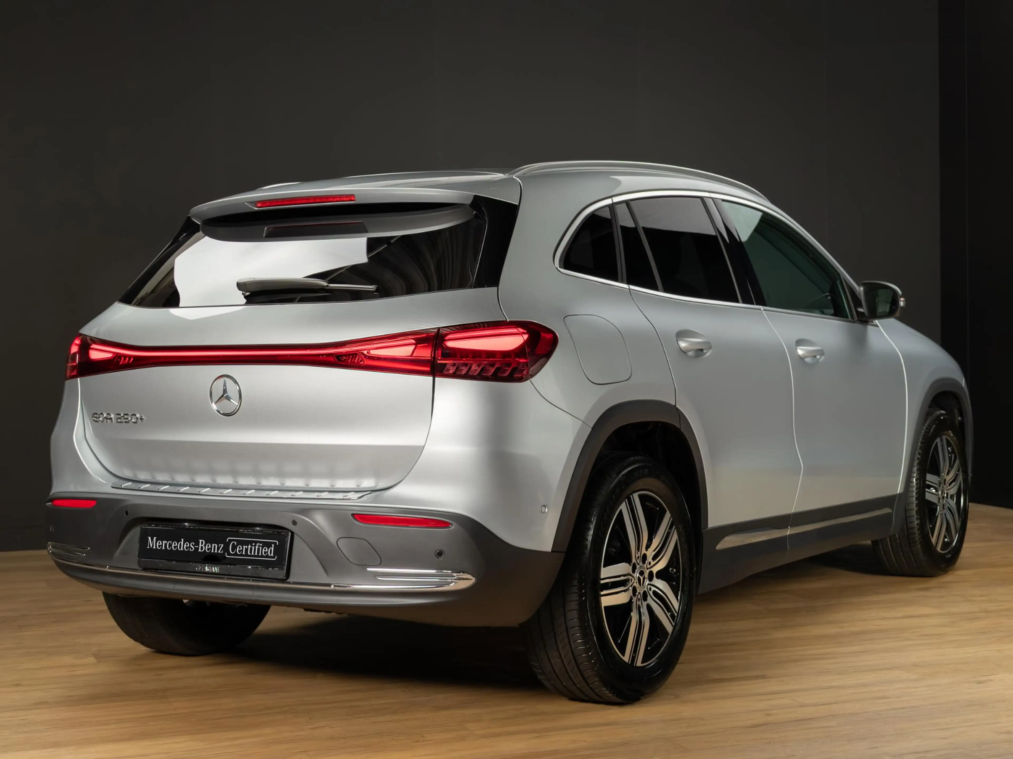 Mercedes-Benz EQA 250 250+ Business Solution Luxury 71 kWh Panorama dak — photo 2