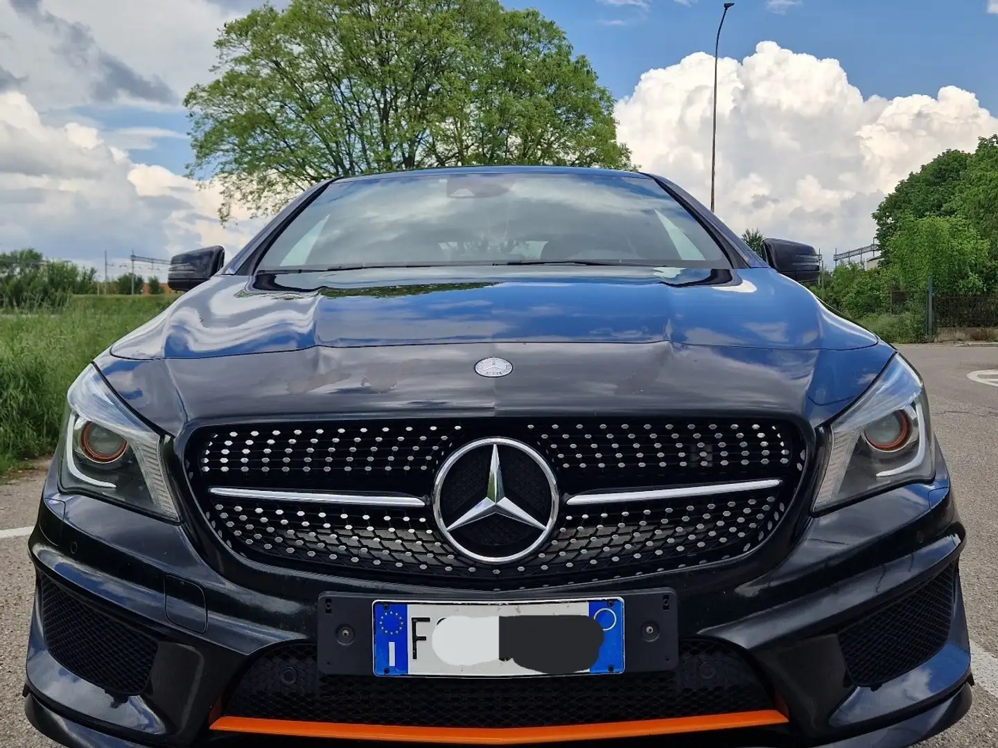 Mercedes-Benz CLA 220 Shooting Brake d AMG Sport Night Premium orange - 2