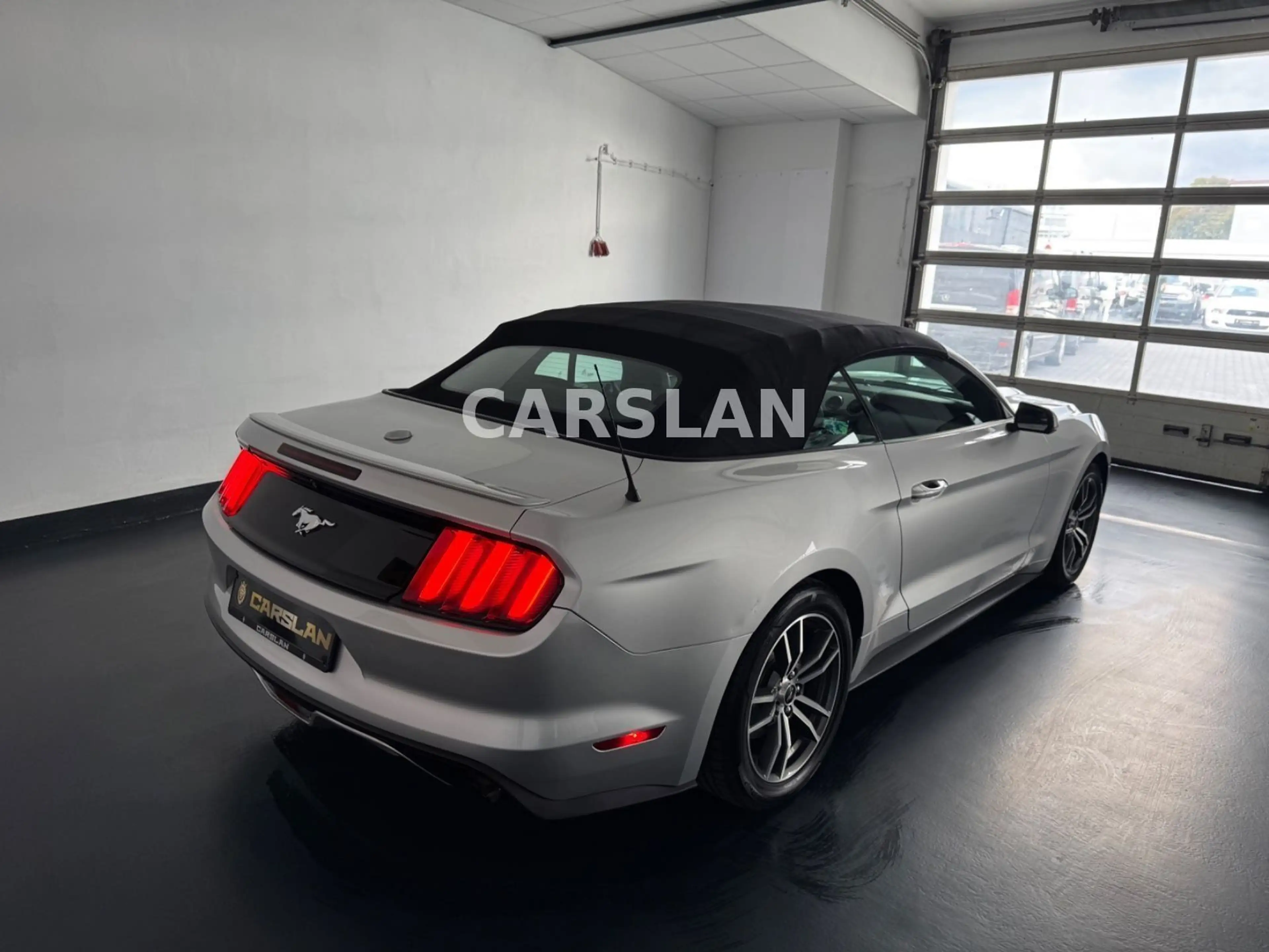 Ford Mustang 2.3 CABRIO LED+NAVI+LEDER+R.KAM+SBL+SHZ — photo 12