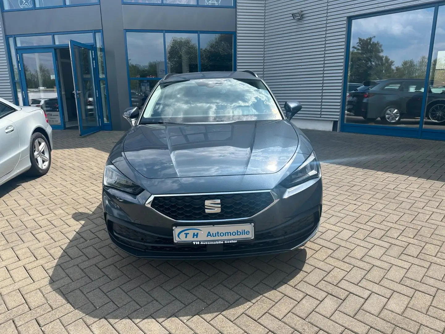 SEAT Leon Sportstourer Reference/Tempomat/beheiz.Lenk Grau - 2
