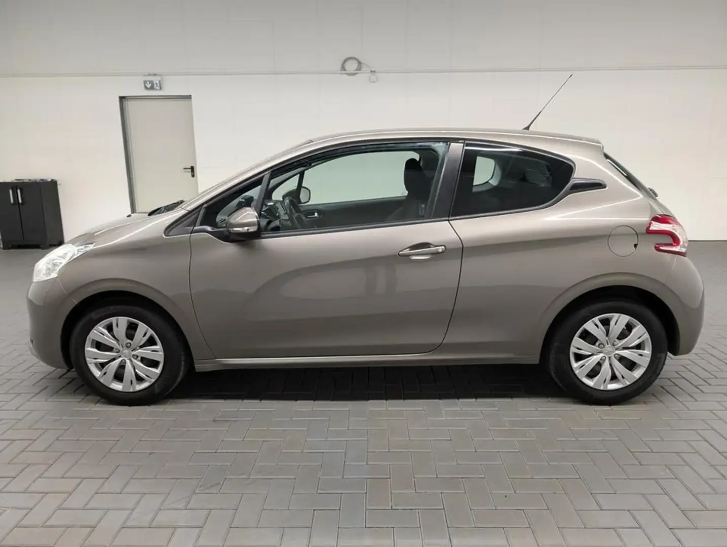 Peugeot 208 Active SHZ/PDC/BT/Tempomat Grau - 2