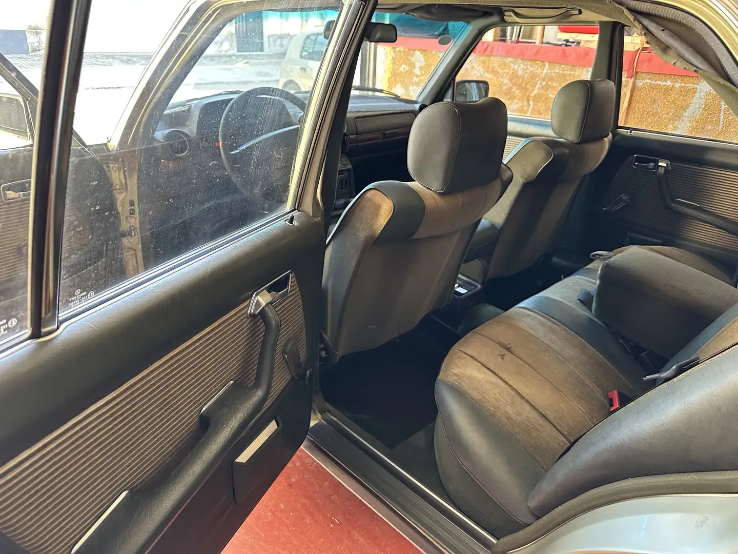 Mercedes-Benz E 230 Automatico - 2