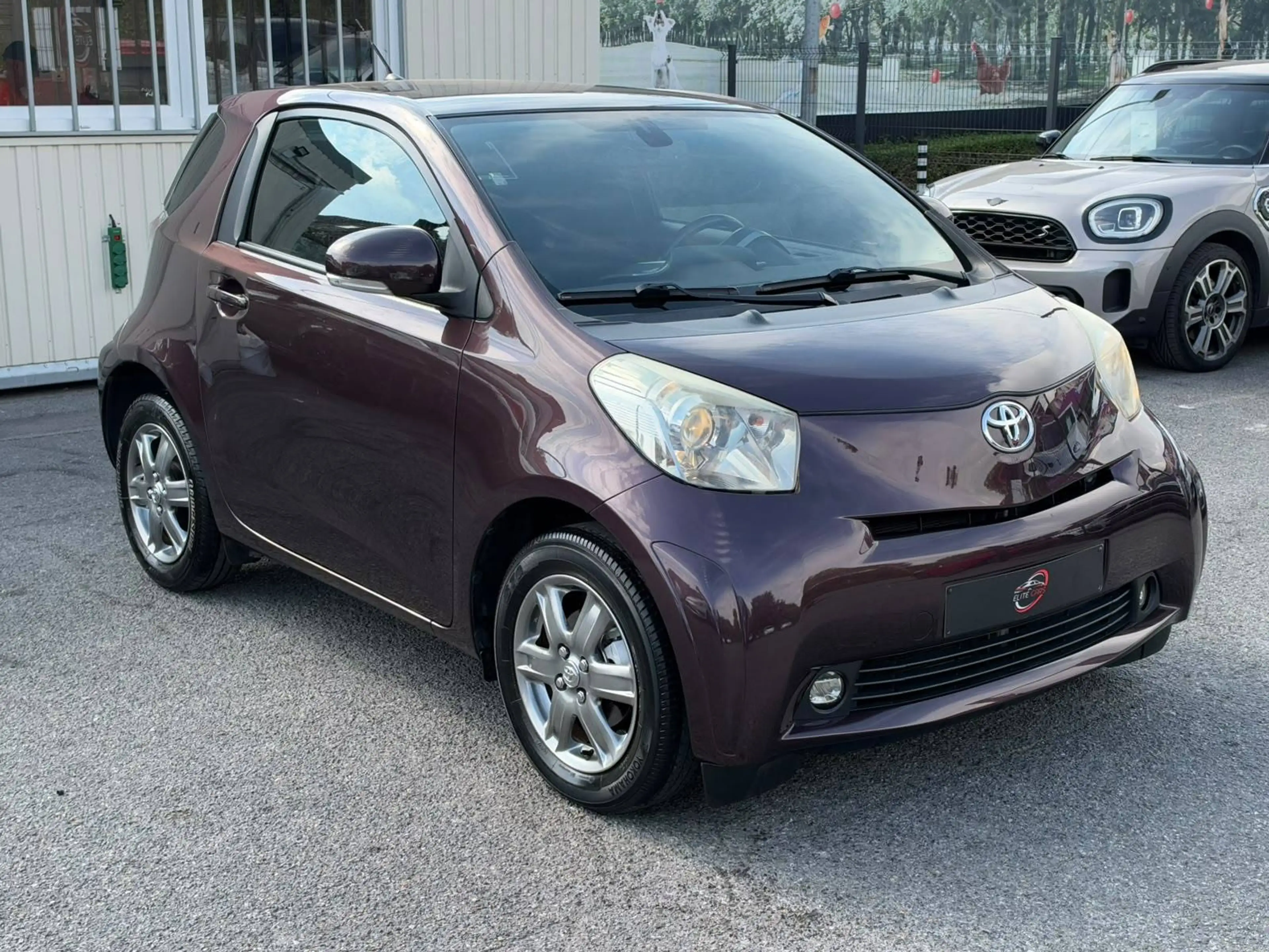 Toyota iQ iQ 1.0i VVT-i / AUTOMATIQUE / CLIM / PDC / LEZ OK !! — photo 3