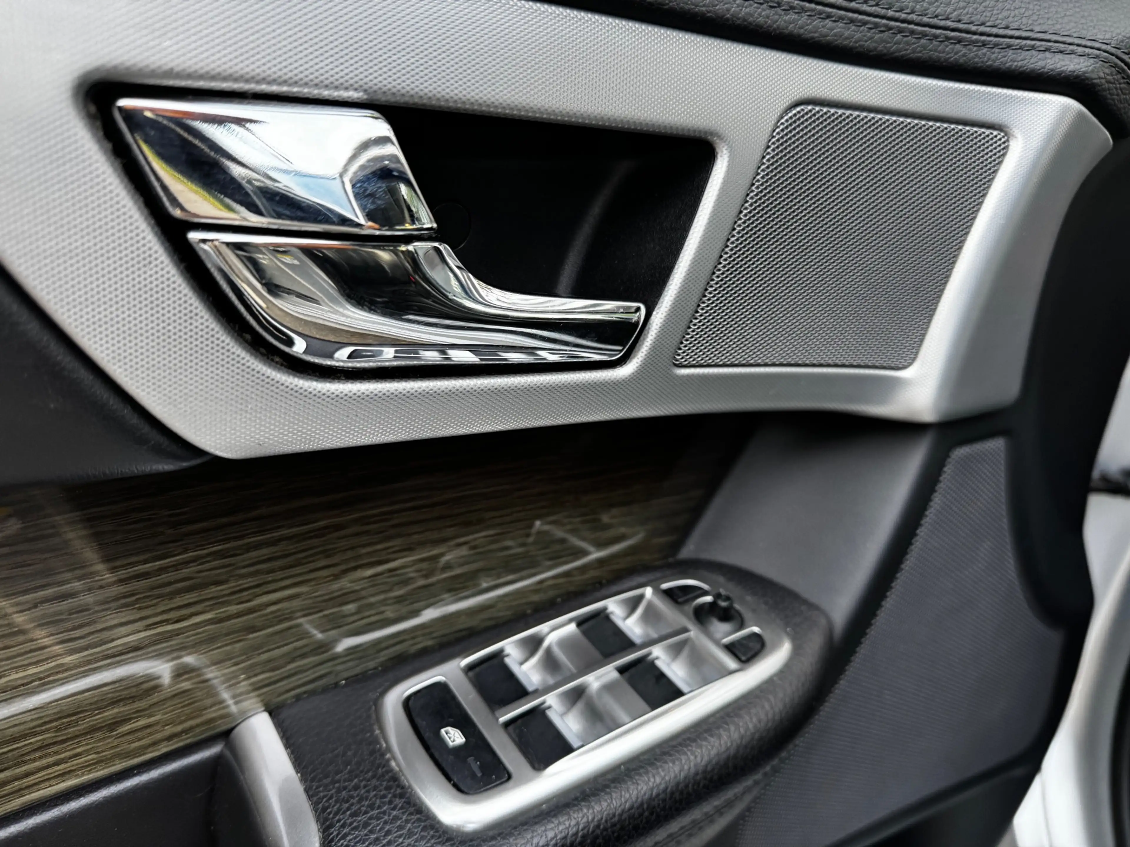 Jaguar XF Sportbrake 2.2D S Premium Business Edition|AUT|XEN — photo 9