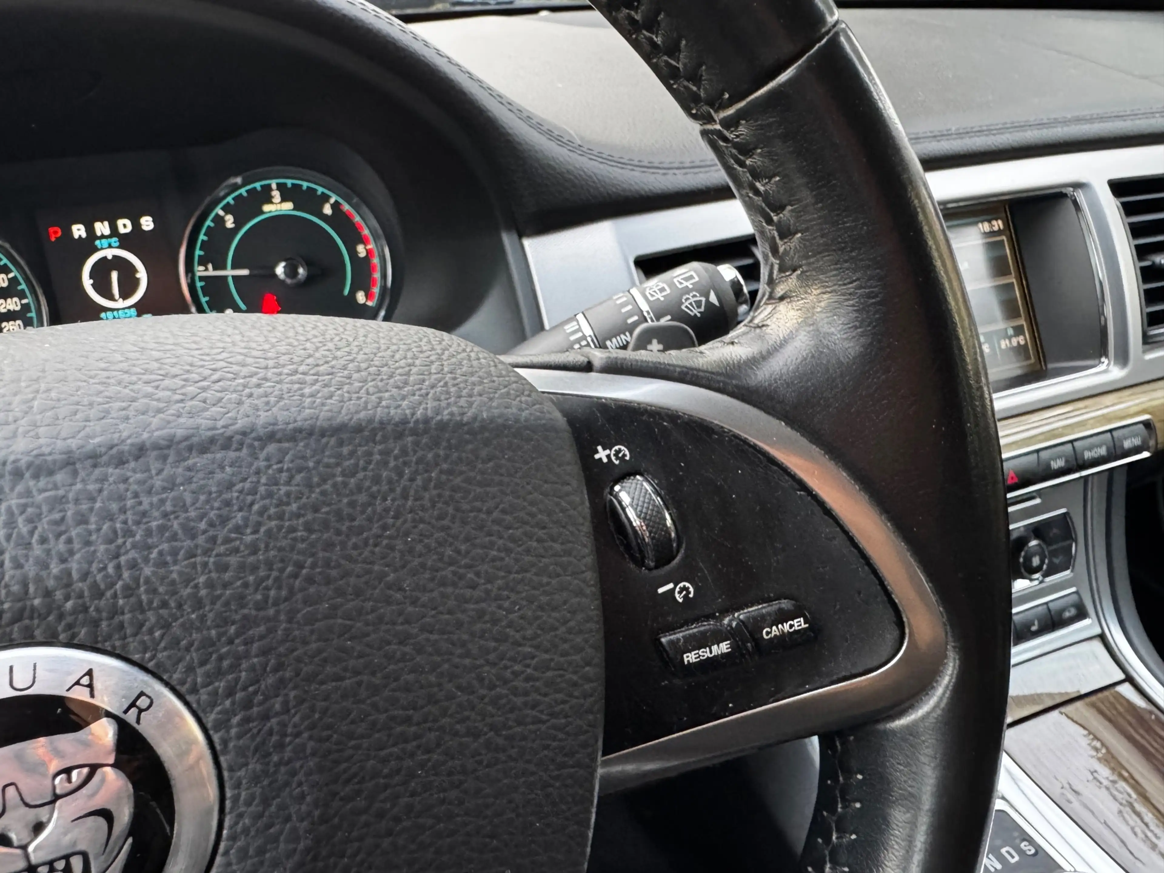 Jaguar XF Sportbrake 2.2D S Premium Business Edition|AUT|XEN — photo 34