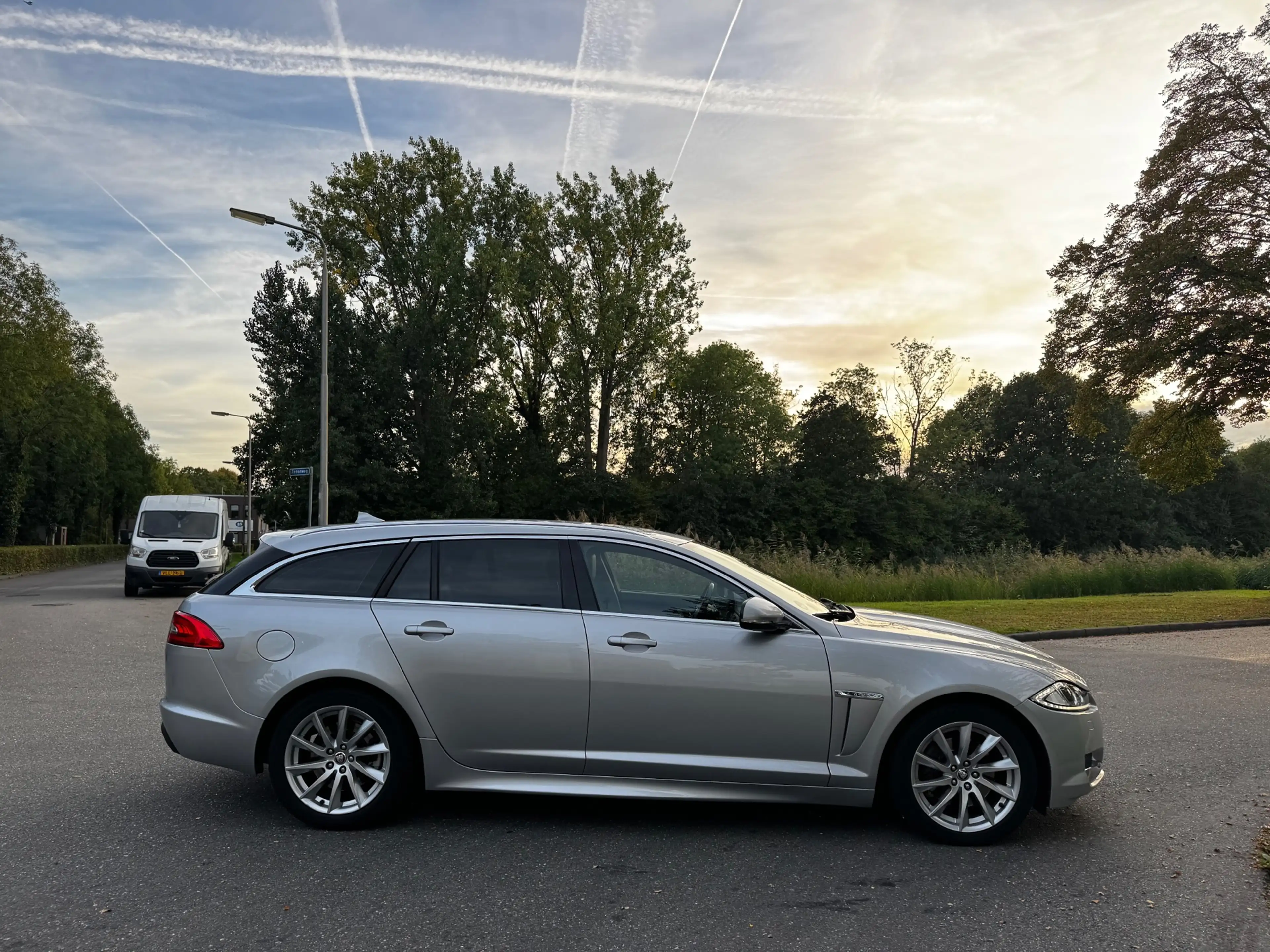 Jaguar XF Sportbrake 2.2D S Premium Business Edition|AUT|XEN — photo 17