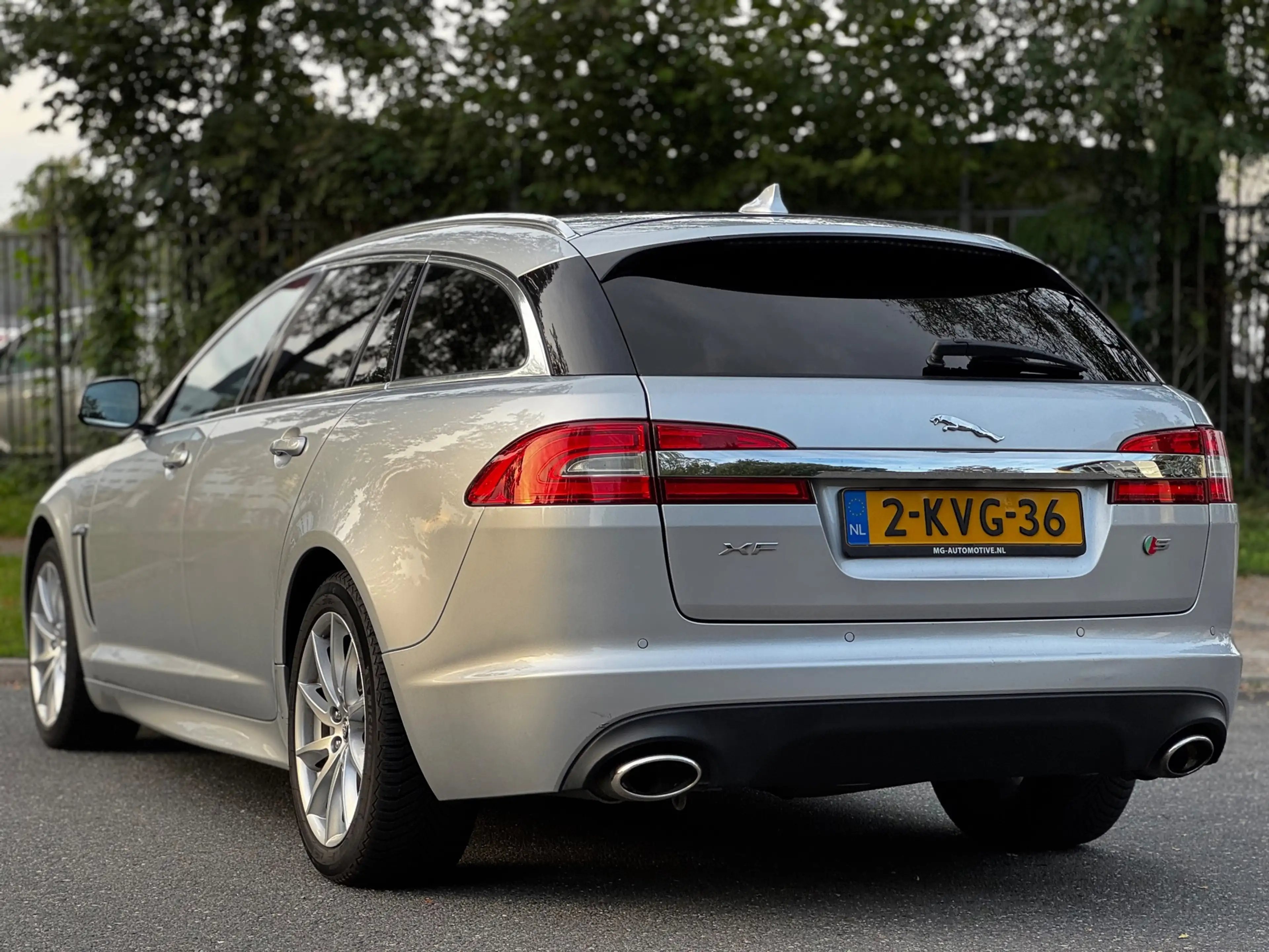 Jaguar XF Sportbrake 2.2D S Premium Business Edition|AUT|XEN — photo 14