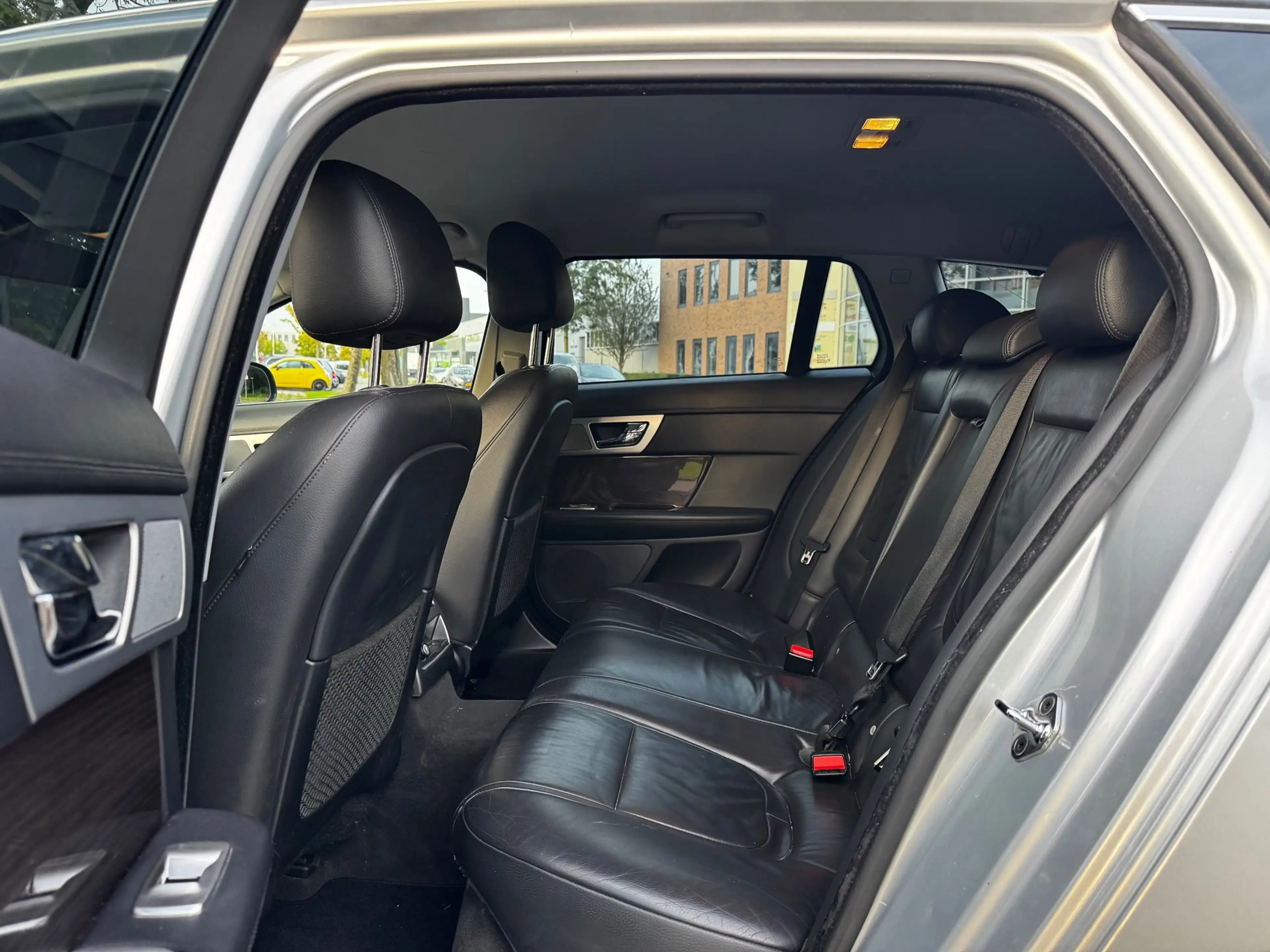 Jaguar XF Sportbrake 2.2D S Premium Business Edition|AUT|XEN — photo 11