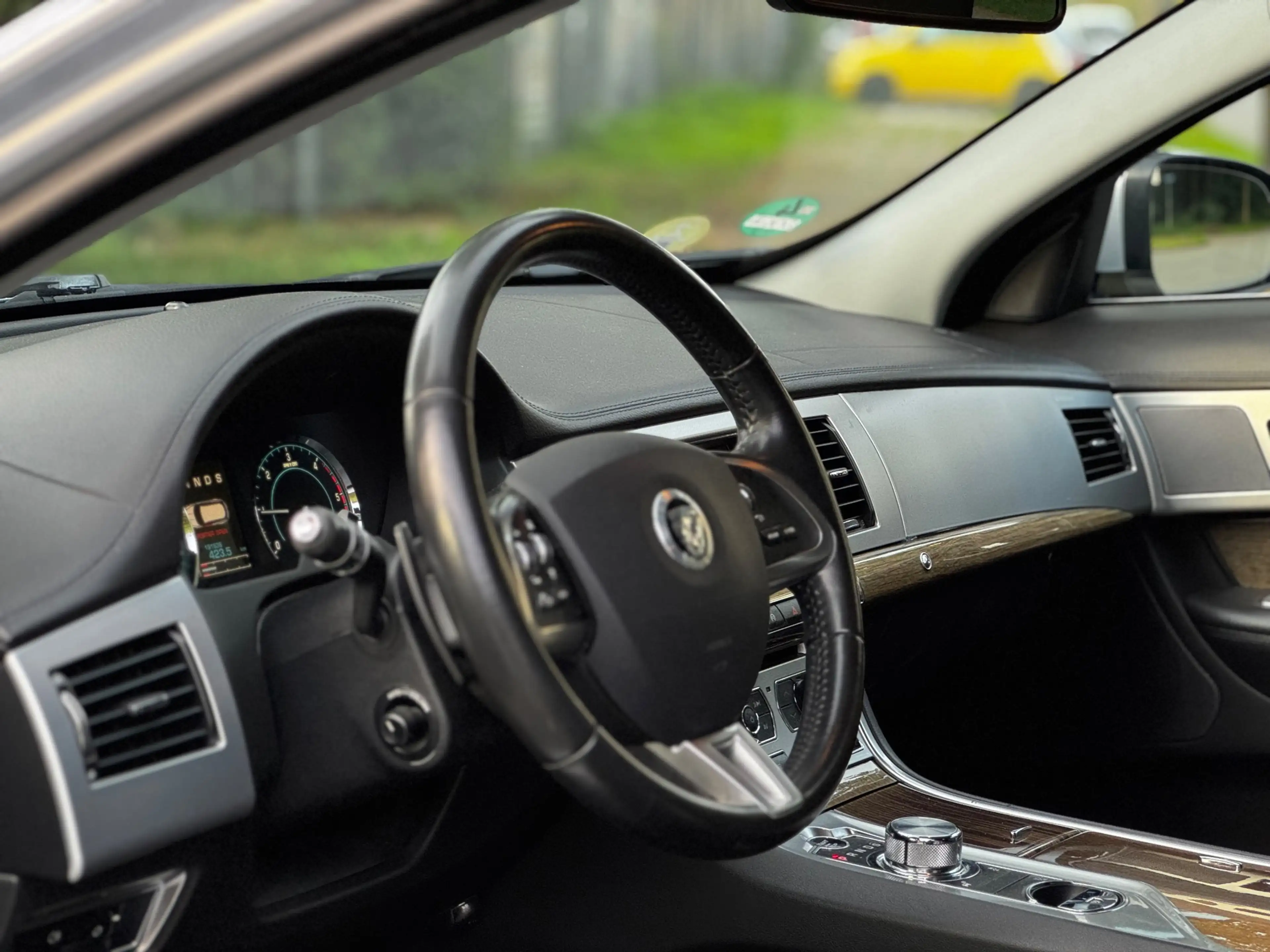 Jaguar XF Sportbrake 2.2D S Premium Business Edition|AUT|XEN — photo 6