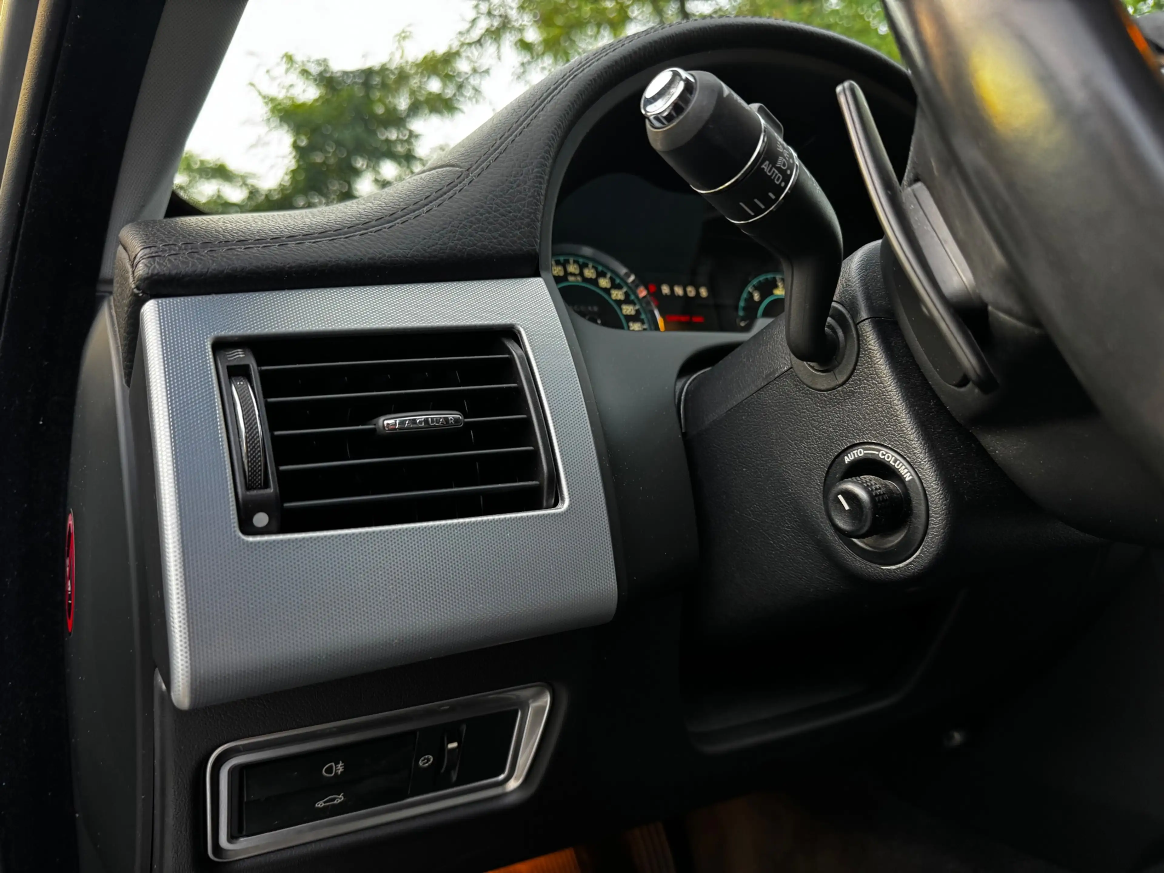 Jaguar XF Sportbrake 2.2D S Premium Business Edition|AUT|XEN — photo 12