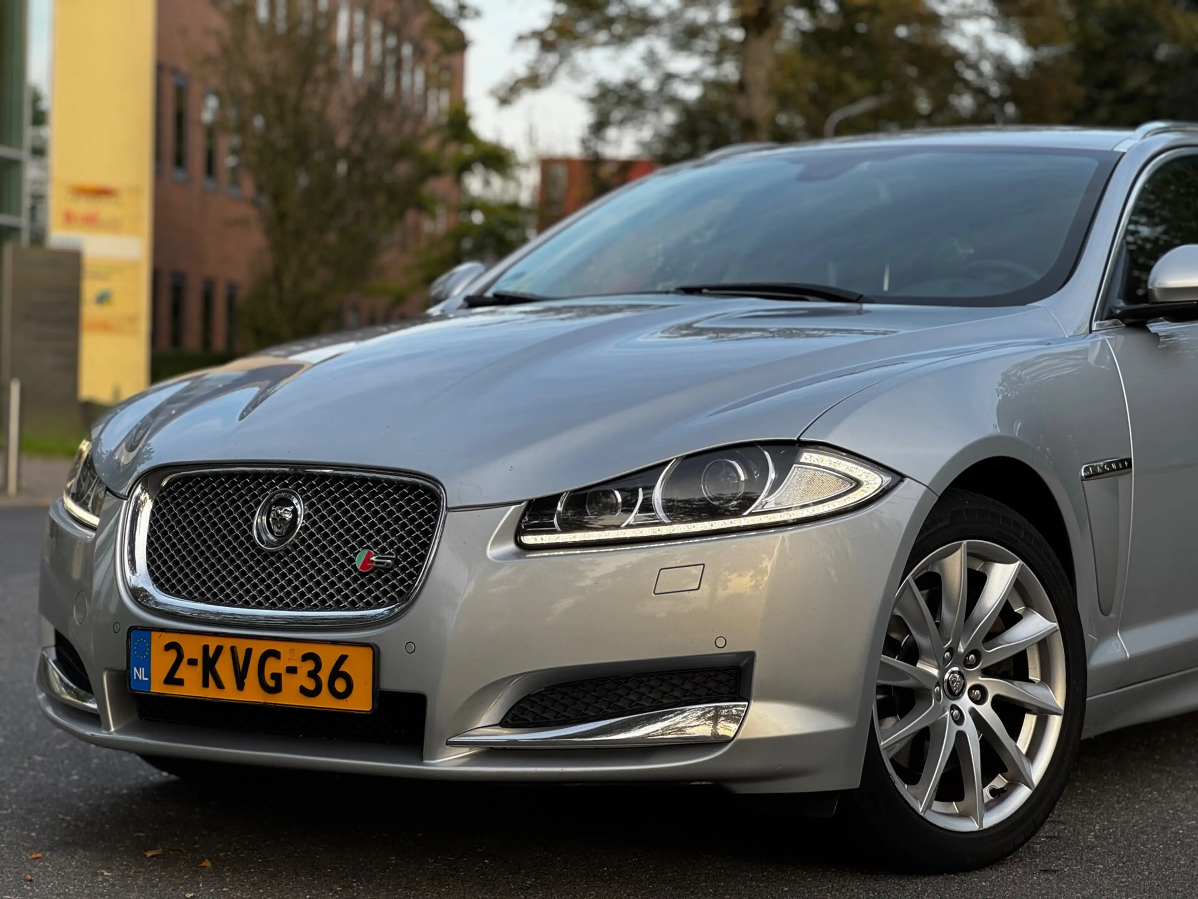 Jaguar XF Sportbrake 2.2D S Premium Business Edition|AUT|XEN — photo 4