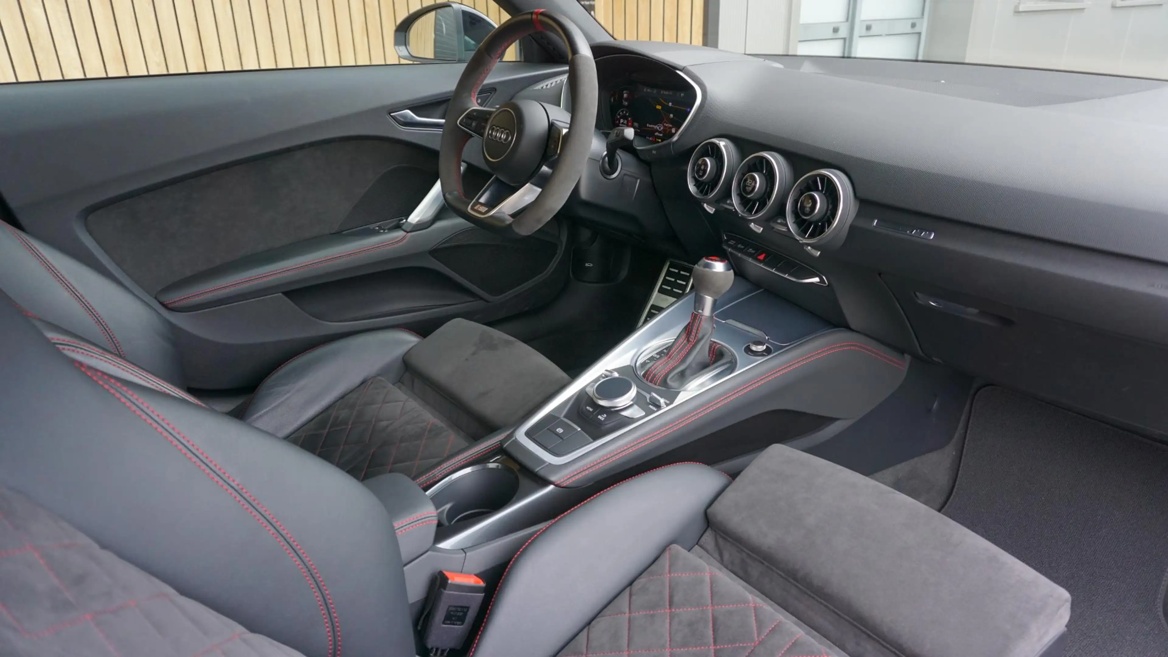 Audi TT 40 TFSI Competition 2x S-line *Black Exclusive* RS — photo 11
