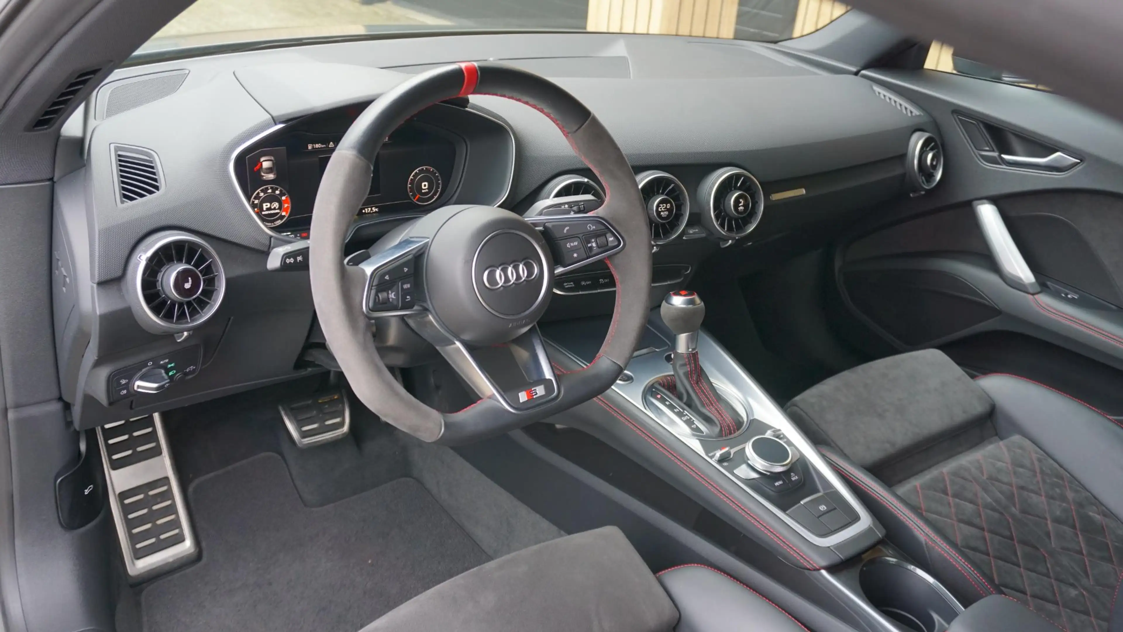 Audi TT 40 TFSI Competition 2x S-line *Black Exclusive* RS — photo 9