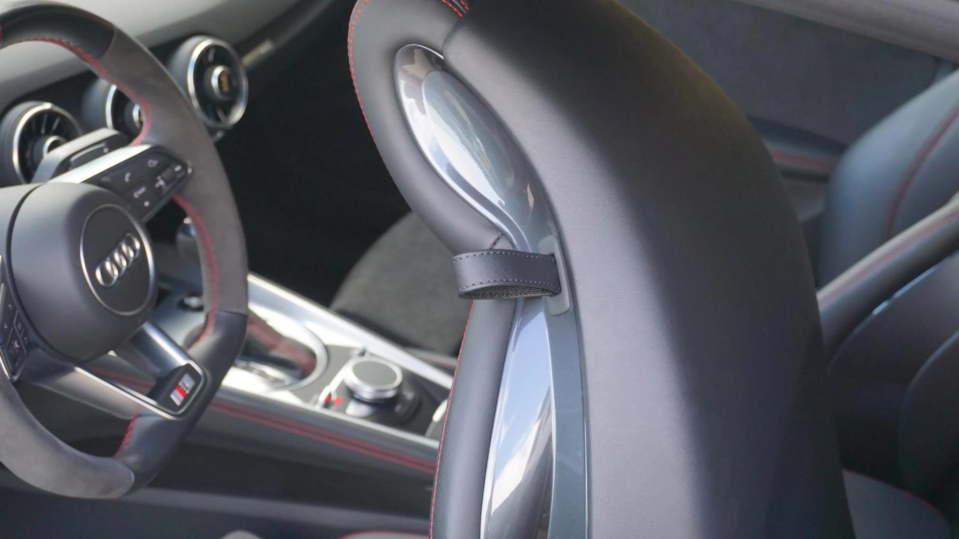 Audi TT 40 TFSI Competition 2x S-line *Black Exclusive* RS — photo 46