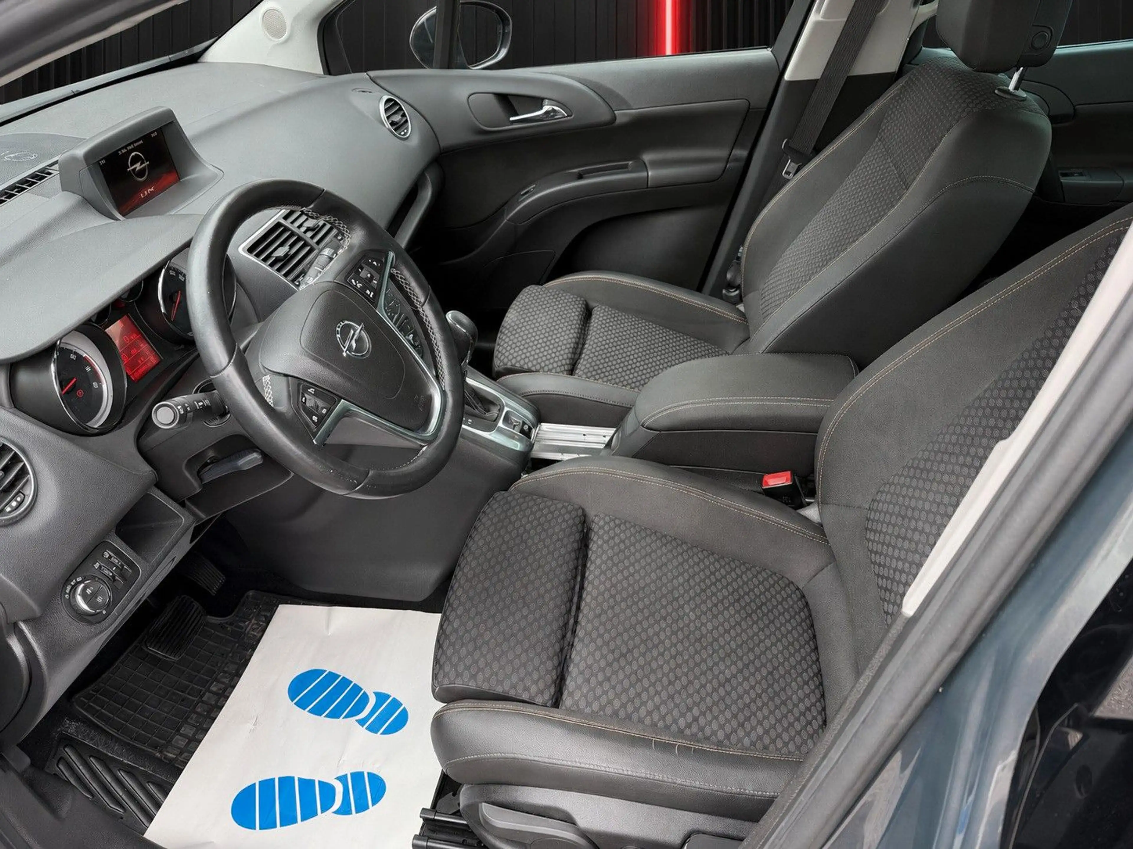 Opel Meriva B Innovation — photo 10
