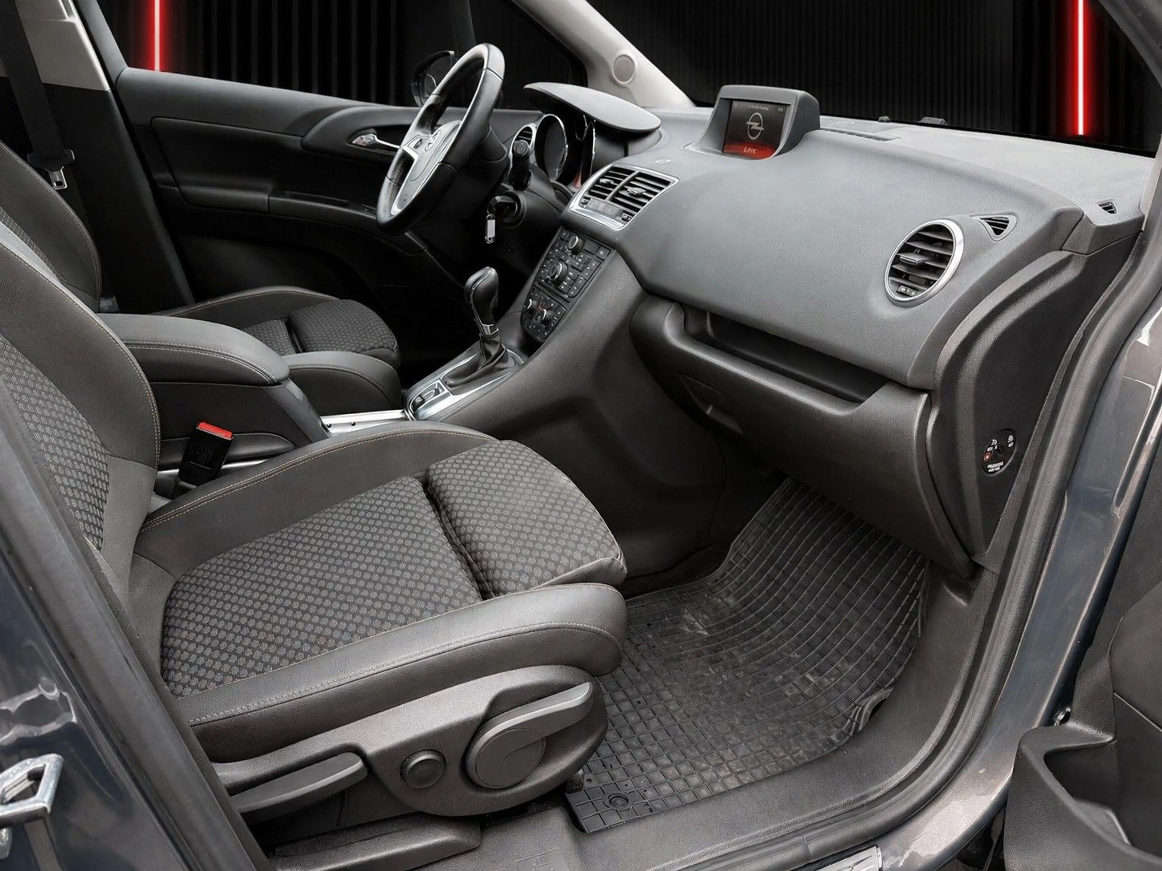 Opel Meriva B Innovation — photo 14