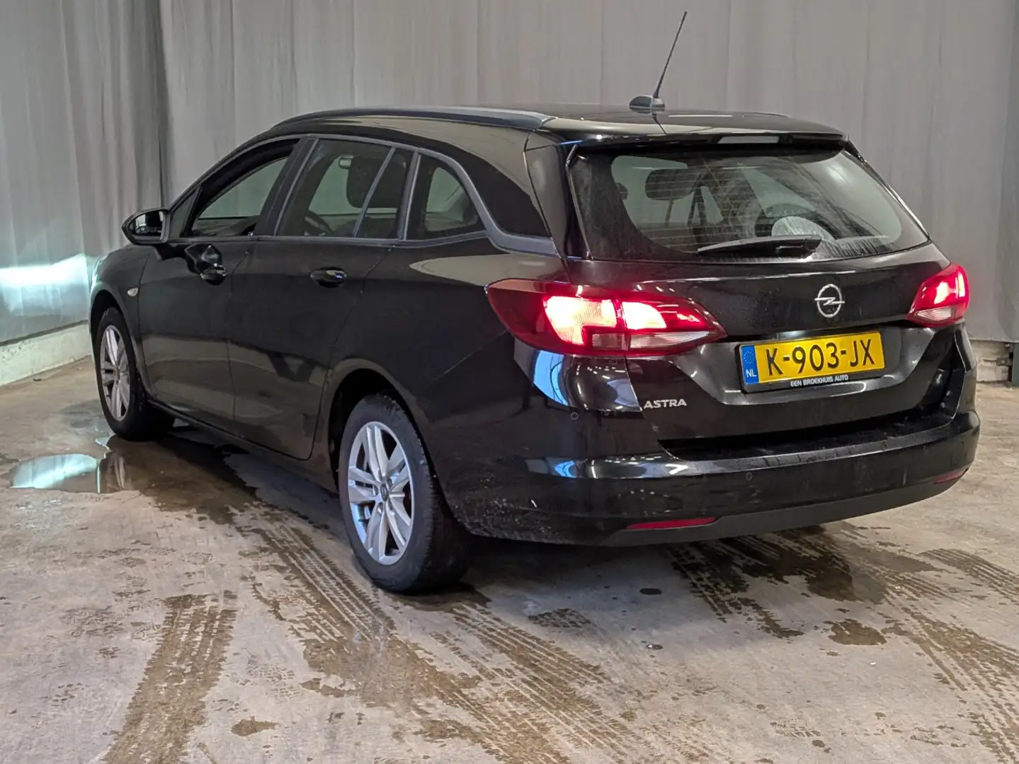 Opel Astra Sports Tourer 1.2 Edition Noir - 2