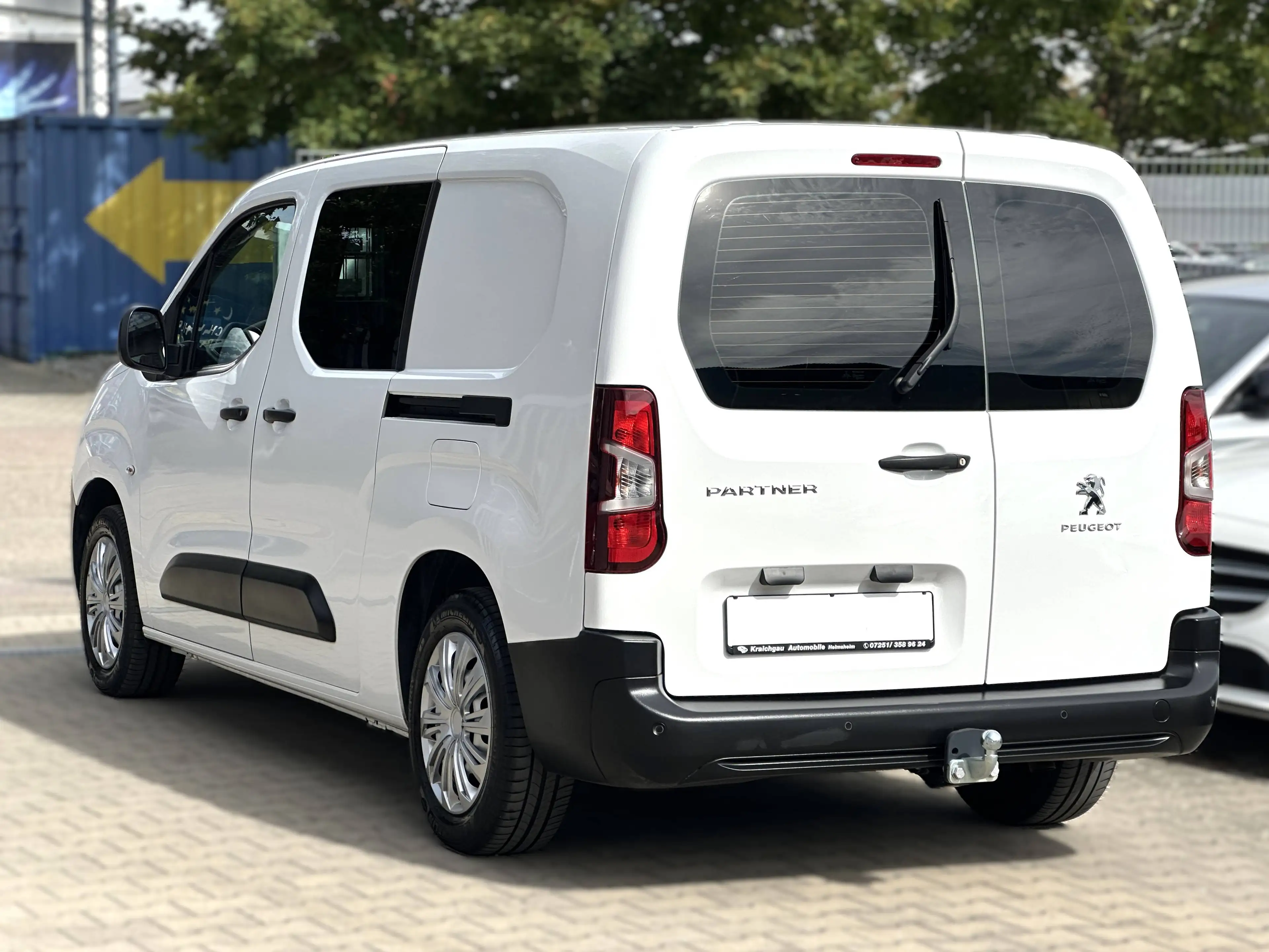 Peugeot Partner Pro FlexCab L2*AUTOMATIK*5-Sitze*AHK*Standheizg*Navi*Klimaauto*Tempo — photo 3
