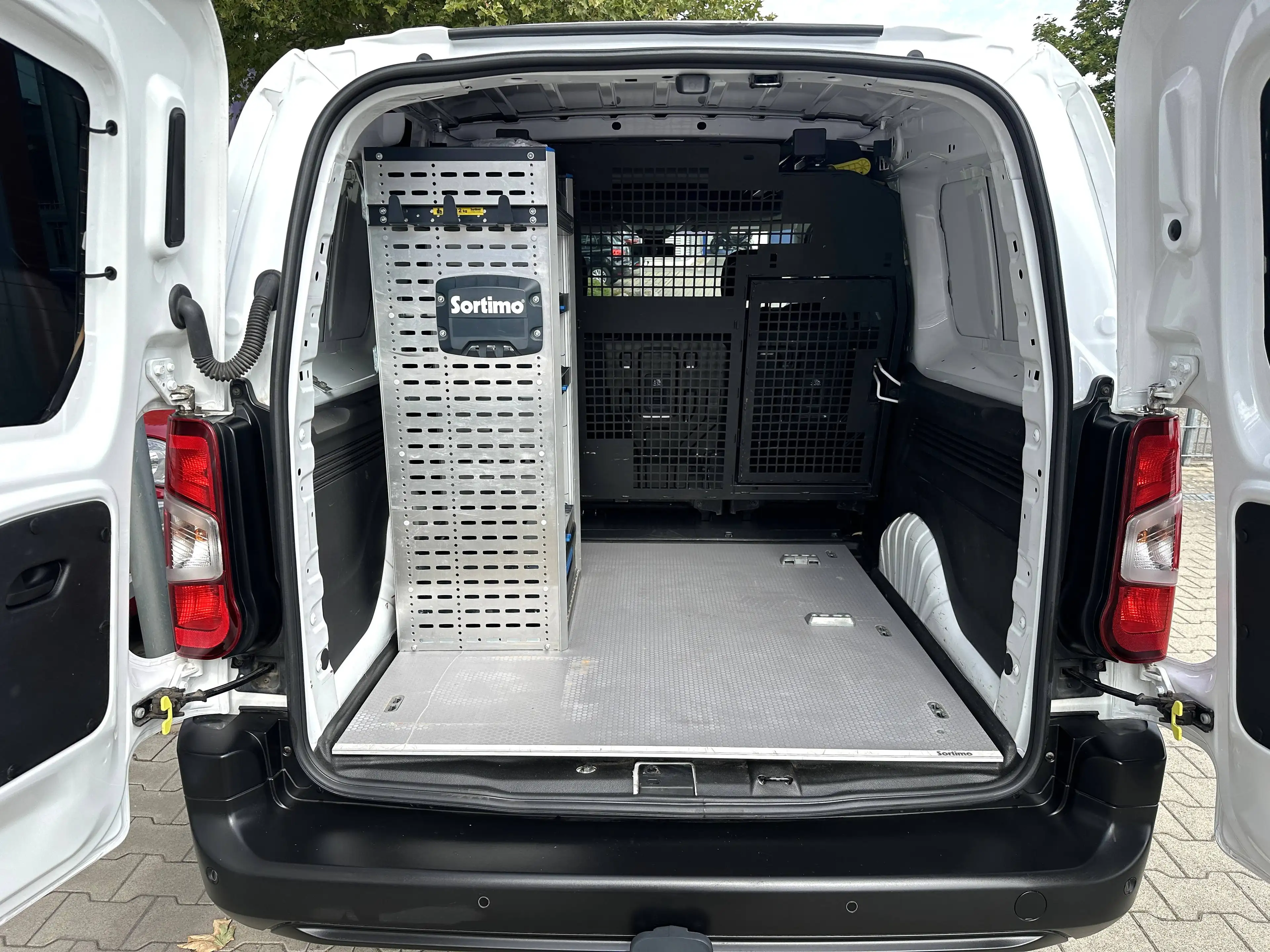 Peugeot Partner Pro FlexCab L2*AUTOMATIK*5-Sitze*AHK*Standheizg*Navi*Klimaauto*Tempo — photo 5