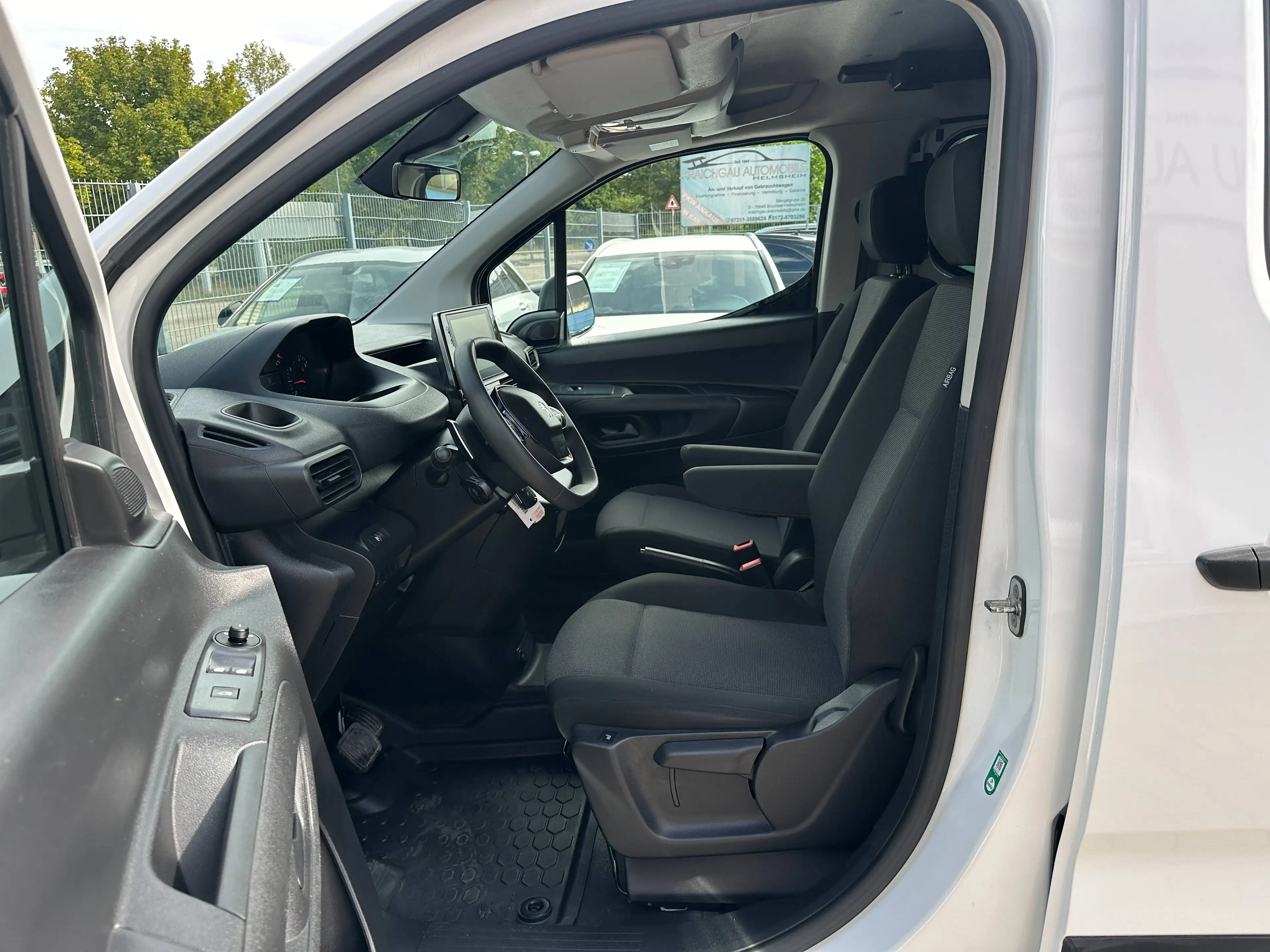 Peugeot Partner Pro FlexCab L2*AUTOMATIK*5-Sitze*AHK*Standheizg*Navi*Klimaauto*Tempo — photo 14