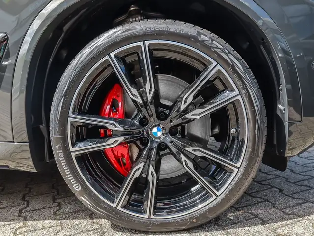 BMW X5 view 4