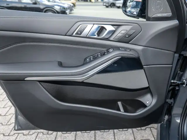 BMW X5 view 14