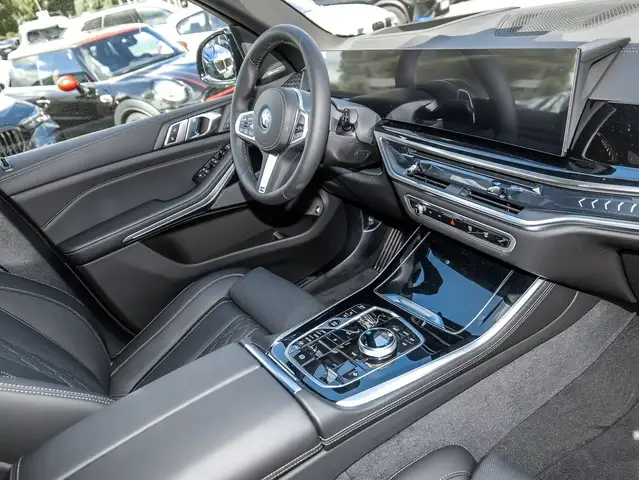 BMW X5 view 3