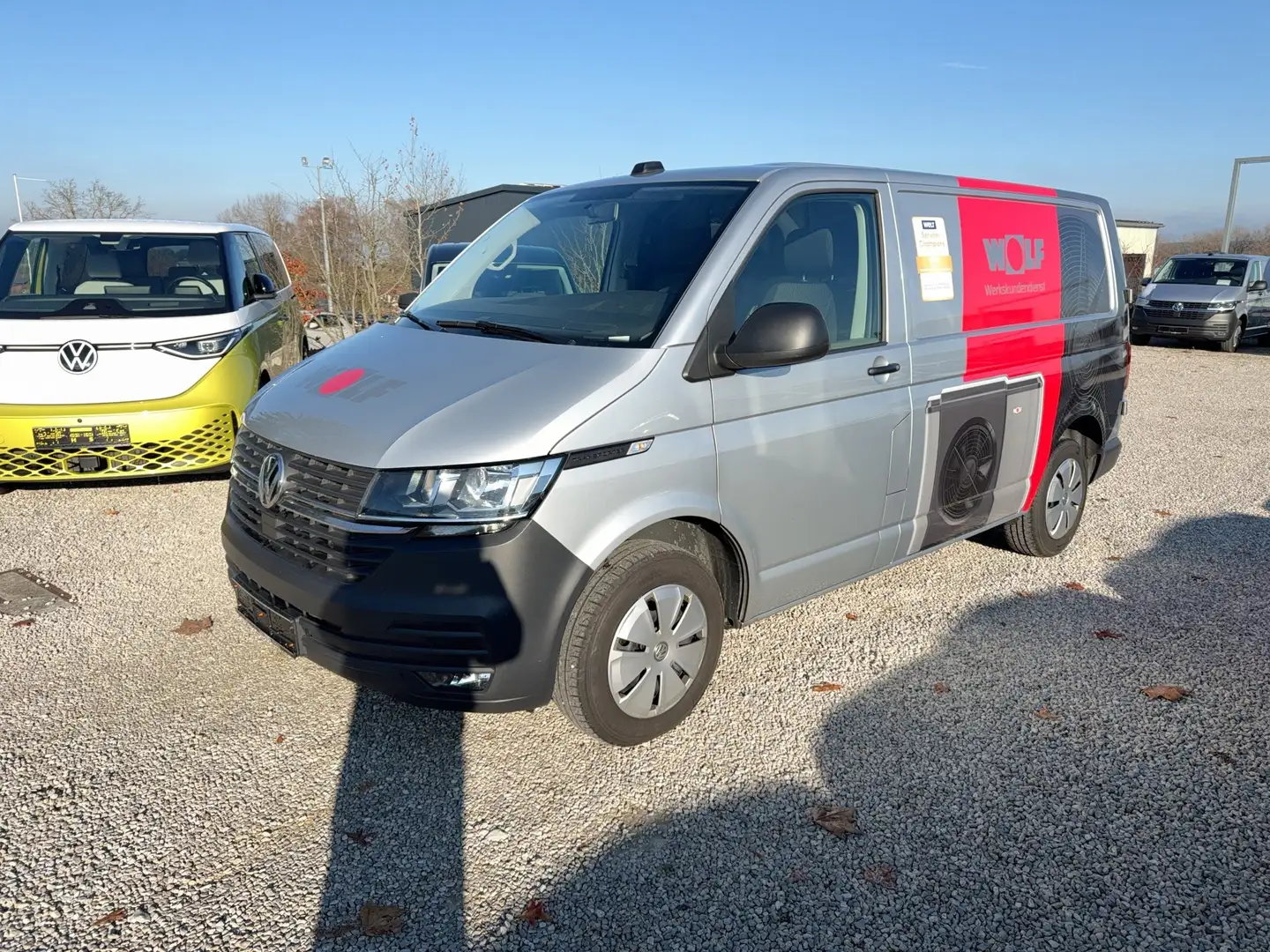 Volkswagen T6.1 Transporter KR Kasten TDi DSG AHK/StHz/Navi Silber - 2
