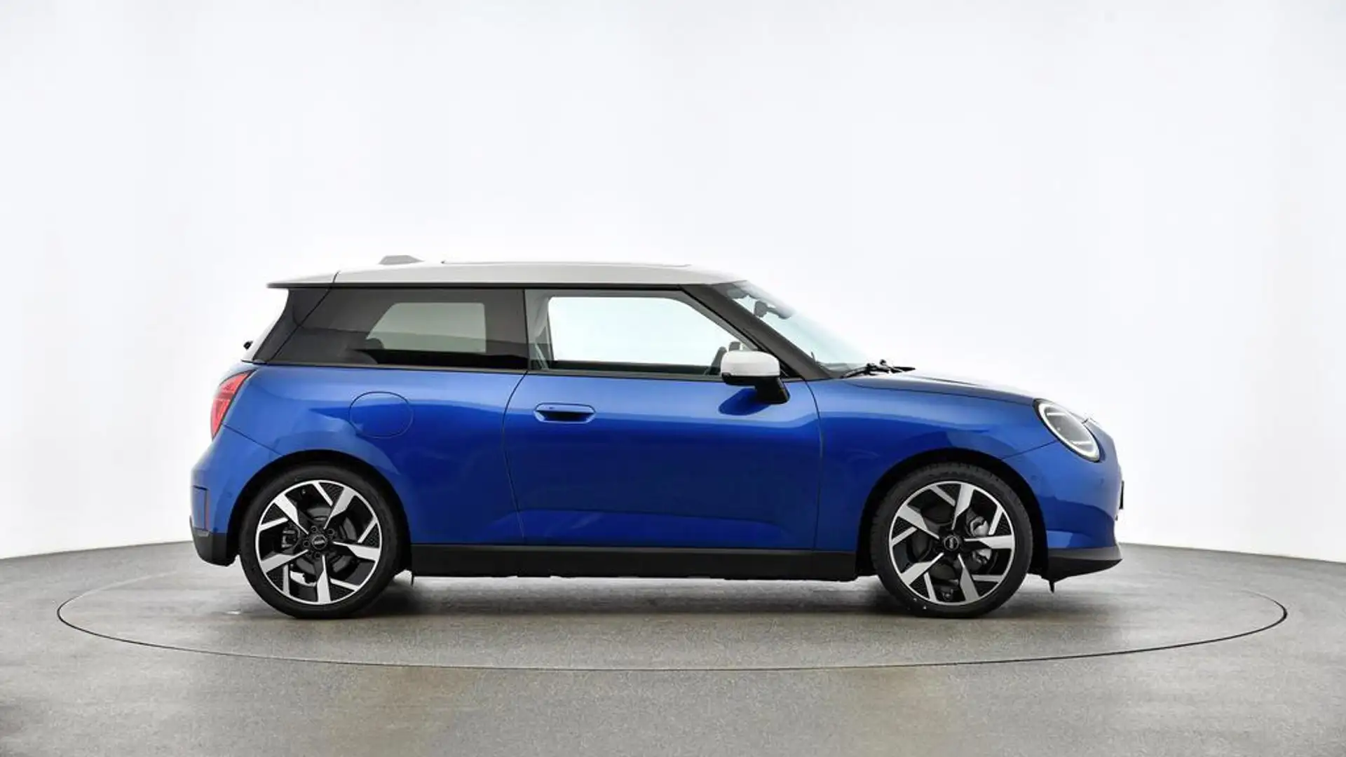 MINI Cooper SE Favoured Trim Bleu - 2